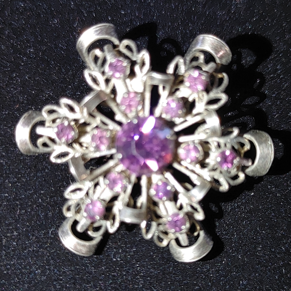Vintage amethyst snowflake silvertone brooch - Picture 11 of 12